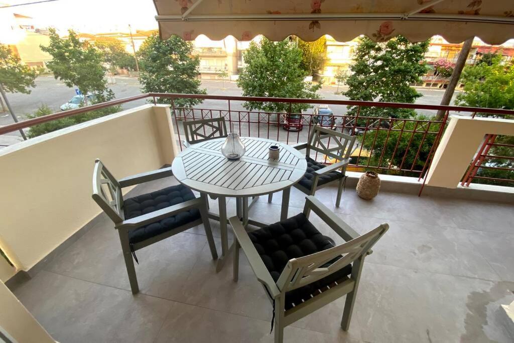 Vyron 1 Elegance Apartment Nea Michaniona Exterior foto