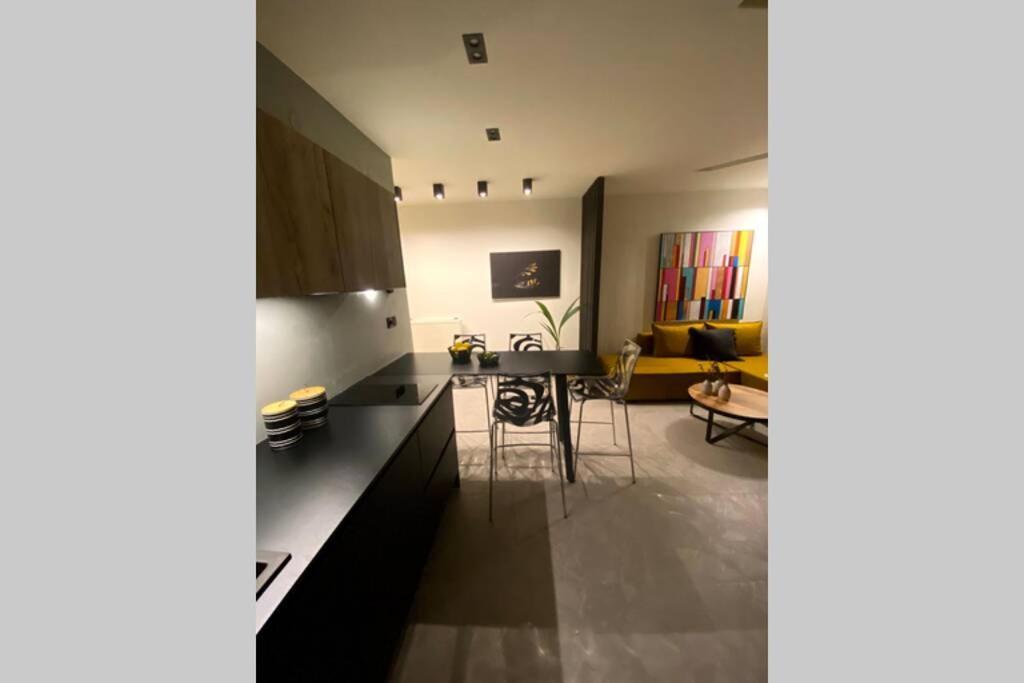Vyron 1 Elegance Apartment Nea Michaniona Exterior foto